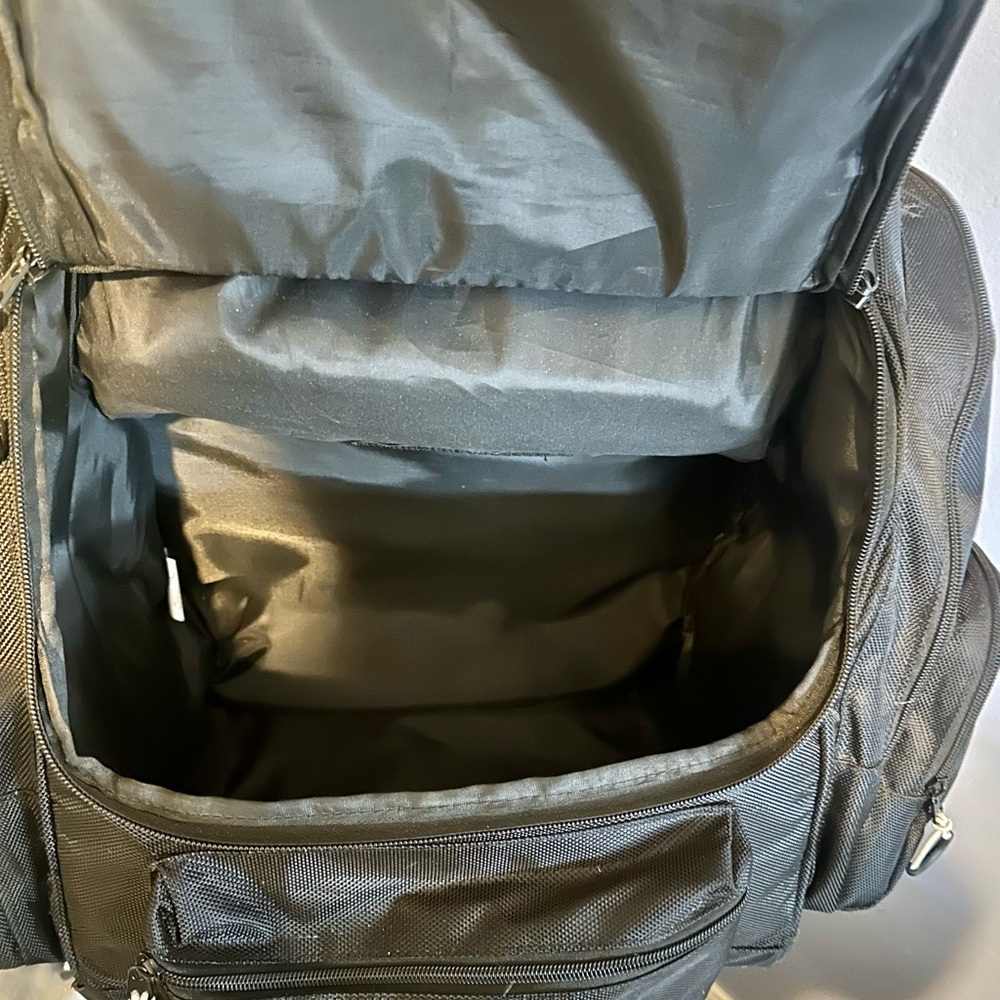 E-3 Disc Golf Backpack - Picture 2 of 3
